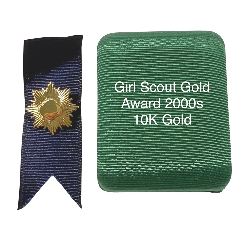 Girl Scout Gold Award Pin 10K Yellow Gold 2003 Original Box Navy Ribbon GSUSA